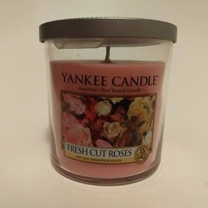 Yankee Candle. Fresh Cut Roses.